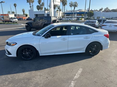 Used 2024 Honda Civic Sport image 3