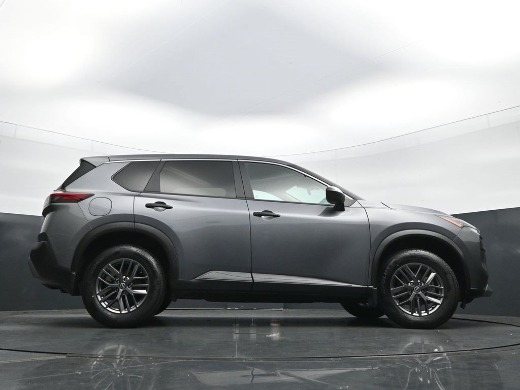 Used 2023 Nissan Rogue S AWD/4WD image 43