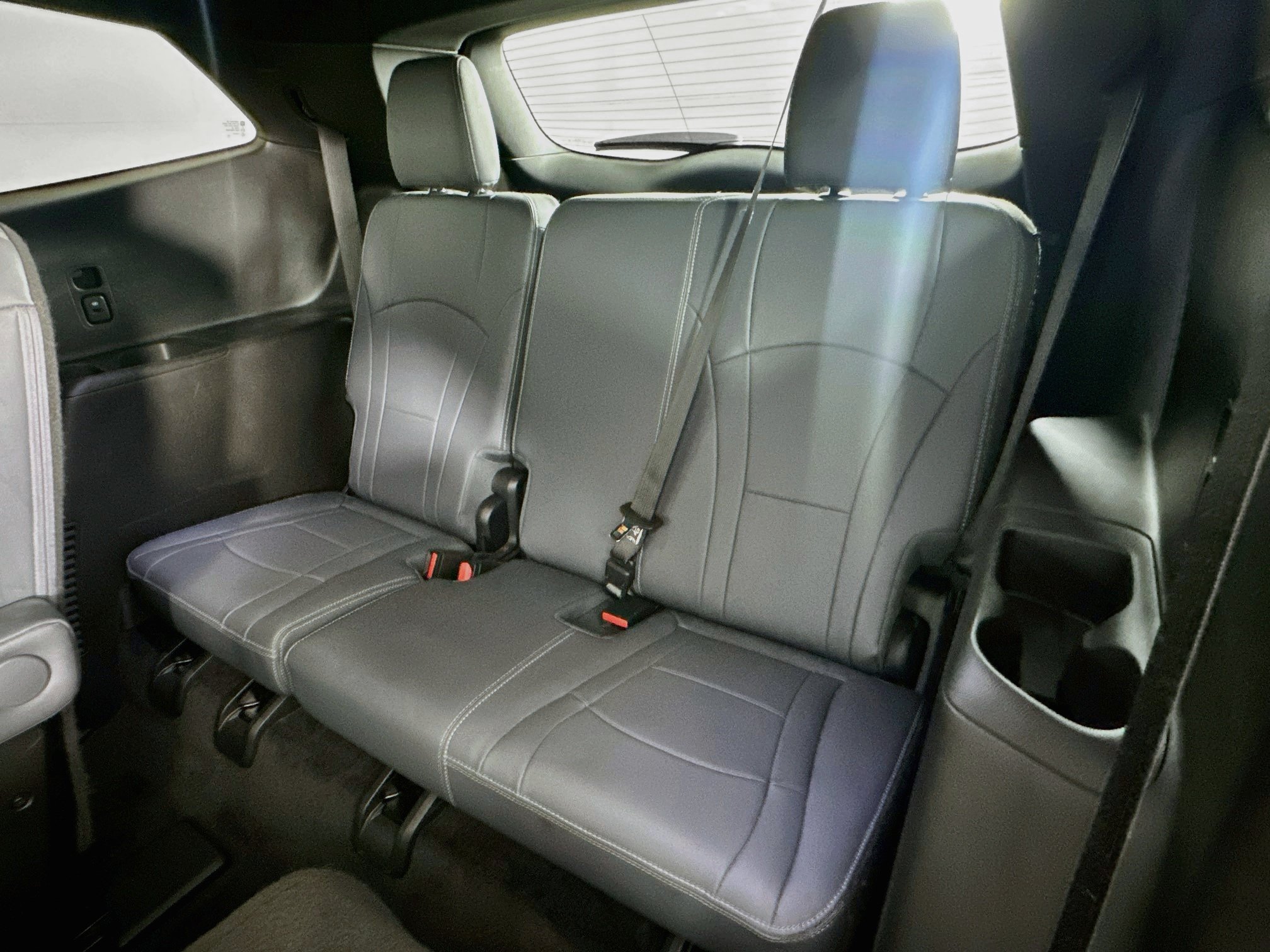 Used 2023 Buick Enclave Essence w/ Experience Buick Package FWD image 31