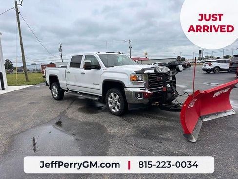 Used 2018 GMC Sierra 2500 SLT w/ Duramax Plus Package AWD/4WD image 9