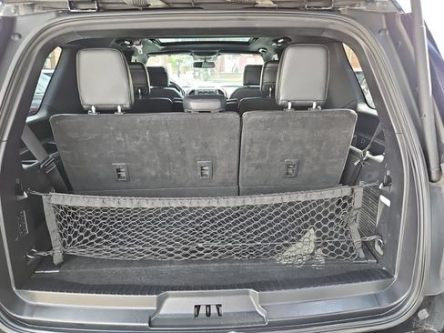 Used 2018 Ford Expedition Limited w/ Equipment Group 301A AWD/4WD image 17