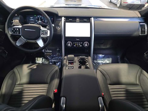 Used 2025 Land Rover Discovery Dynamic SE AWD/4WD image 20