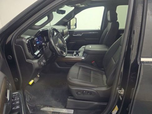 Used 2024 Chevrolet Silverado 3500 High Country w/ High Country Premium Package image 7