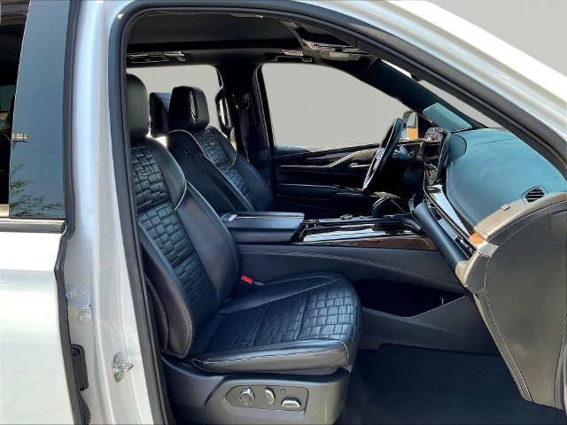 Used 2021 Cadillac Escalade Sport Platinum AWD/4WD image 31