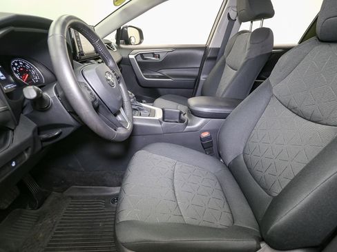 Used 2022 Toyota RAV4 XLE w/ XLE Grade Weather Package AWD/4WD image 45