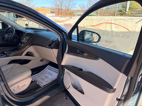 Used 2016 Lincoln MKX Select w/ Select Plus Package image 23