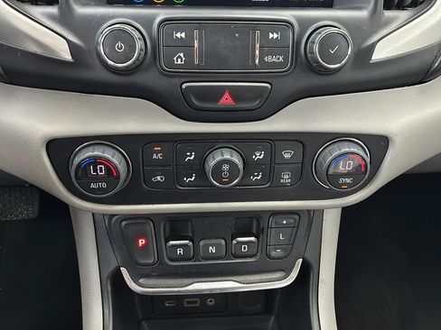 Used 2020 GMC Terrain SLT AWD/4WD image 11