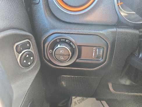 Used 2023 Jeep Gladiator Mojave w/ Cold Weather Group AWD/4WD image 53