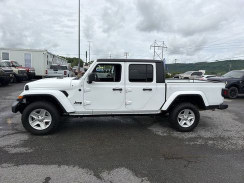 Used 2023 Jeep Gladiator Sport AWD/4WD image 8