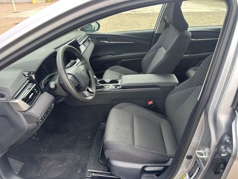 Used 2025 Toyota Camry LE image 25