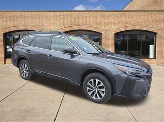 Used 2025 Subaru Outback Premium w/ Popular Package #1A video 1