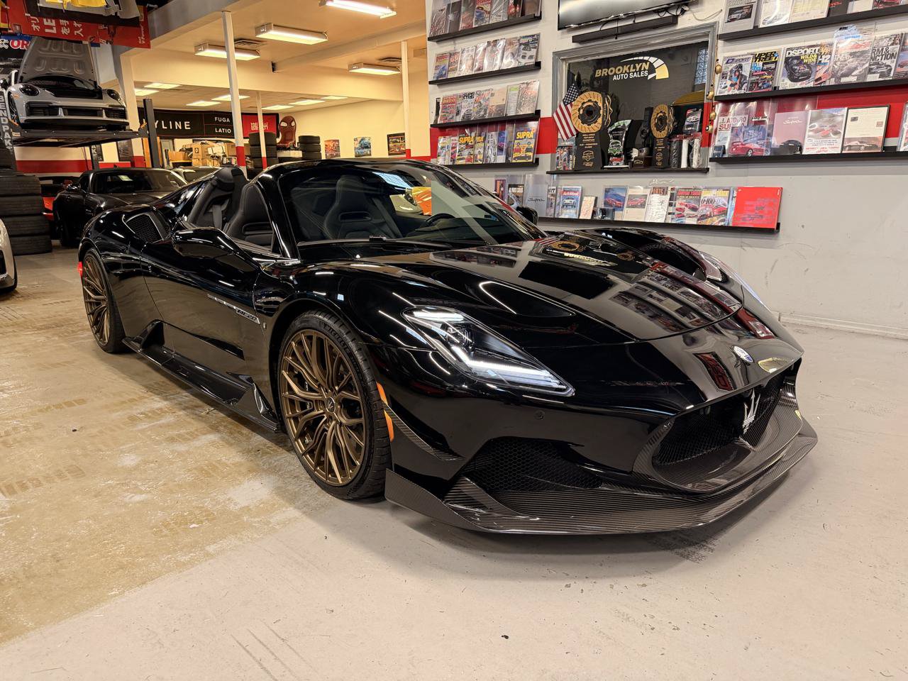 Used 2023 Maserati MC20 Spyder RWD image 3