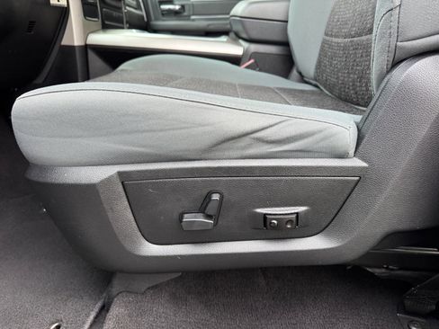 Used 2017 RAM 1500 Classic SLT RWD image 22