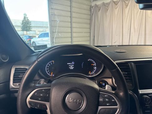Used 2015 Jeep Grand Cherokee Altitude image 23