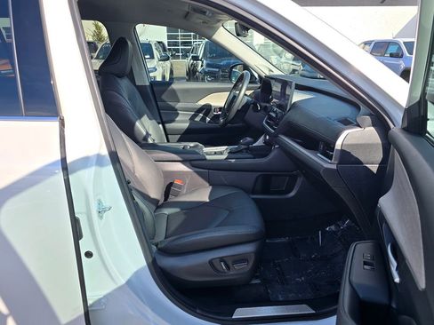 Used 2024 Toyota Grand Highlander XLE image 37