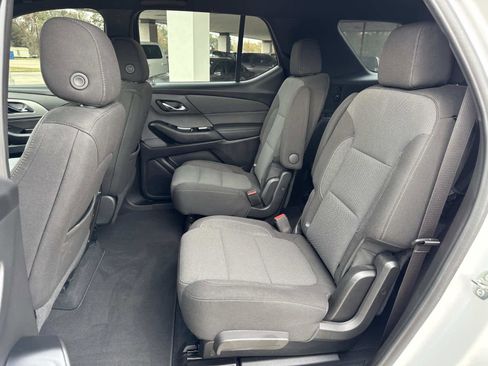 Used 2023 Chevrolet Traverse LT image 27
