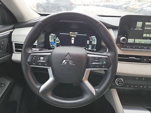 Used 2024 Mitsubishi Outlander SEL image 34