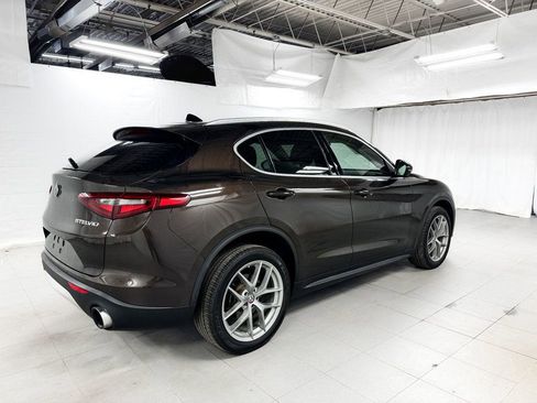 Used 2018 Alfa Romeo Stelvio AWD image 5