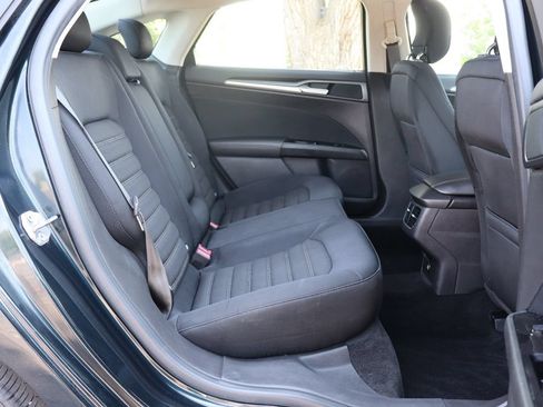 Used 2014 Ford Fusion SE FWD image 22