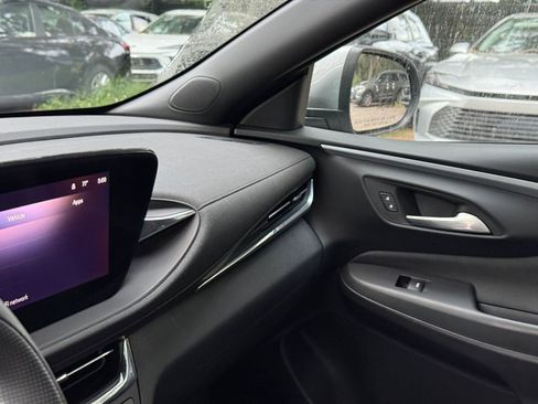 Used 2025 Buick Envista Preferred image 29