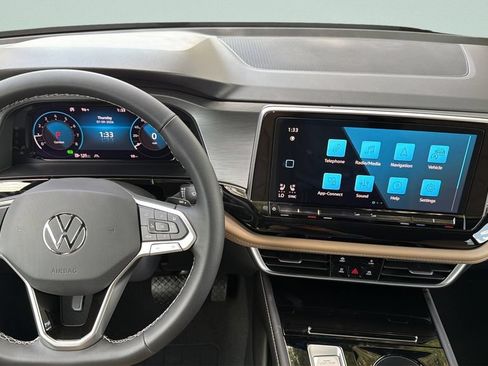 New 2026 Volkswagen Atlas Cross Sport SE FWD image 17