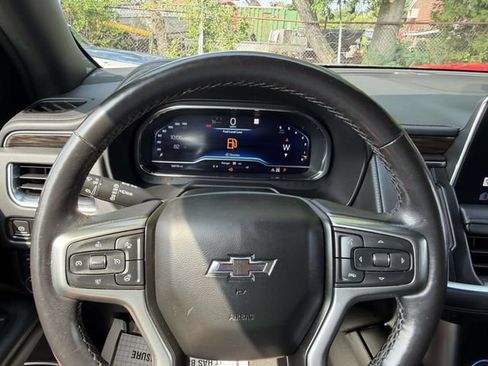 Used 2022 Chevrolet Suburban Z71 w/ Luxury Package AWD/4WD image 30