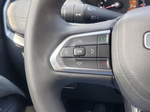 Used 2023 Jeep Compass Latitude AWD/4WD image 14