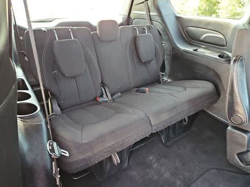 Used 2021 Chrysler Pacifica Touring w/ S Appearance Package FWD image 17