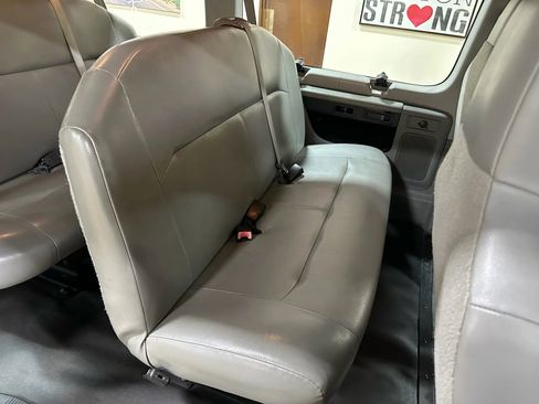 Used 2011 Ford E-150 and Econoline 150 Wagon image 35