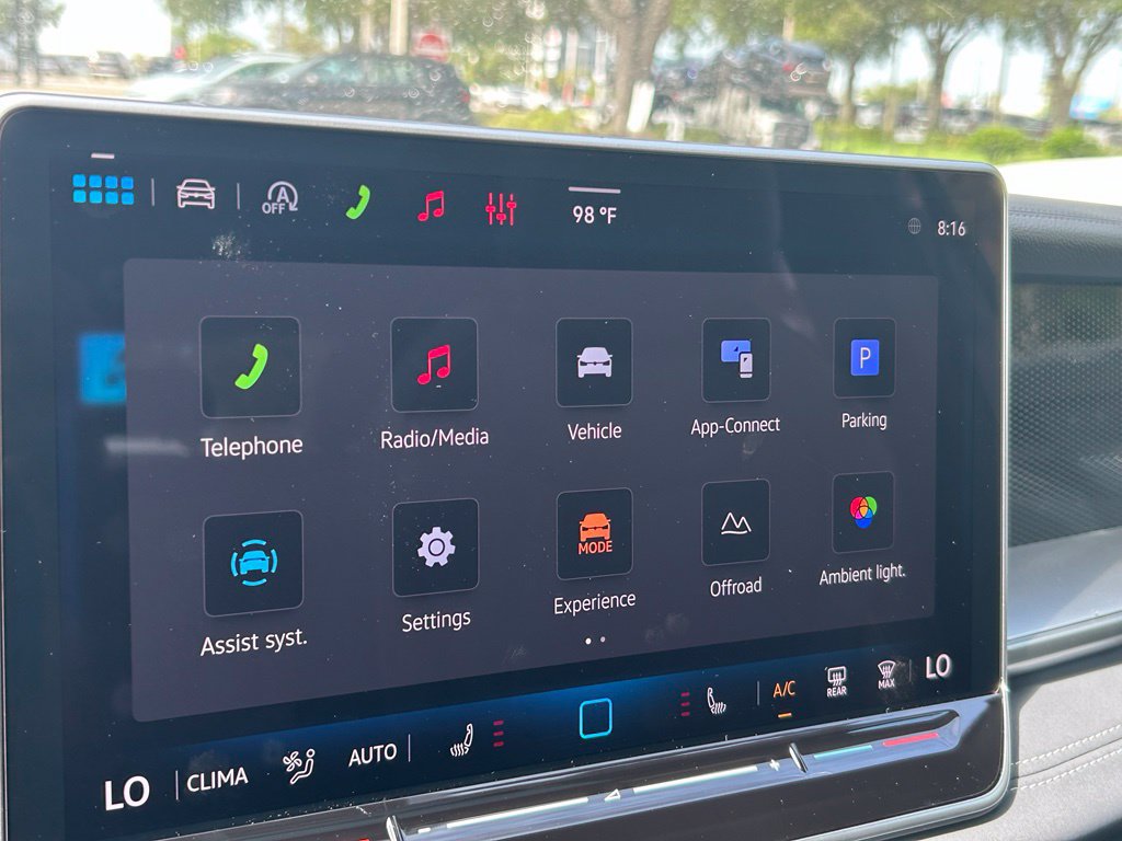 New 2026 Volkswagen Tiguan SE R-Line AWD/4WD image 14