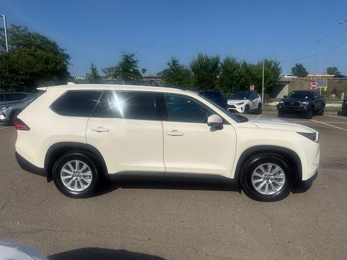 Used 2024 Toyota Grand Highlander AWD image 8