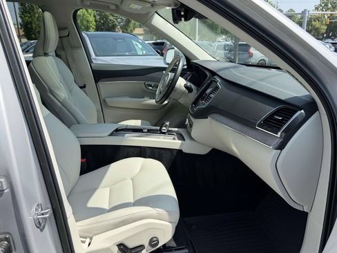 Used 2023 Volvo XC90 B6 Core w/ Climate Package AWD/4WD image 12