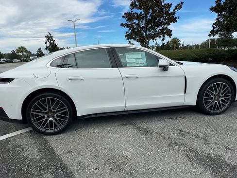New 2025 Porsche Panamera image 9