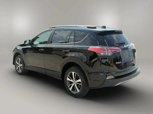 Used 2017 Toyota RAV4 XLE FWD image 4
