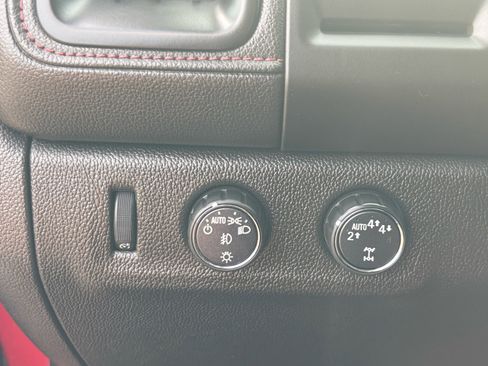 Used 2017 GMC Canyon SLE w/ All Terrain X Package image 18