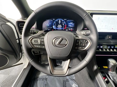 Used 2026 Lexus IS 350 F Sport RWD image 18