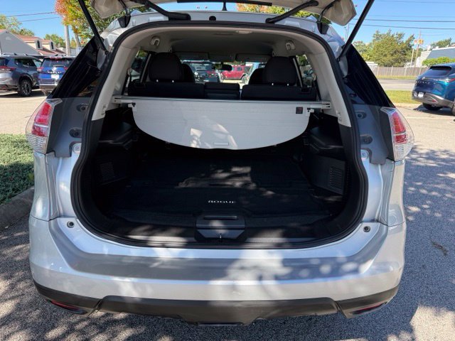 Used 2016 Nissan Rogue SV AWD/4WD image 23