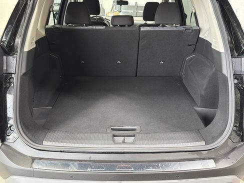 Used 2023 Nissan Rogue SV AWD/4WD image 12