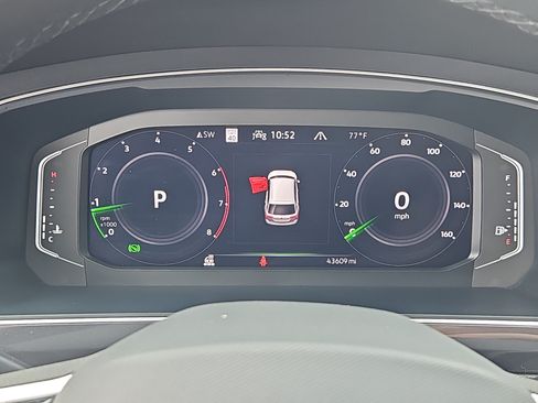 Certified 2024 Volkswagen Tiguan SEL R-Line AWD/4WD image 28