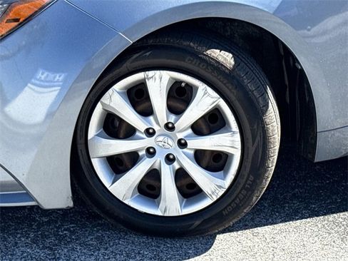 Used 2020 Toyota Corolla LE image 37