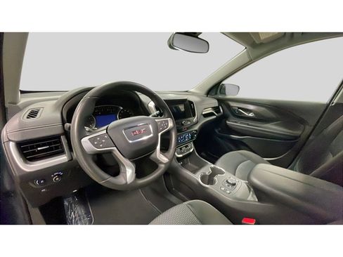 Used 2024 GMC Terrain SLE w/ Driver Convenience Package image 11