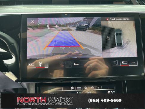 Used 2023 Audi e-tron Premium Plus w/ Premium Plus Package image 10