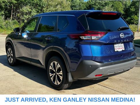 Used 2023 Nissan Rogue SV AWD/4WD image 5