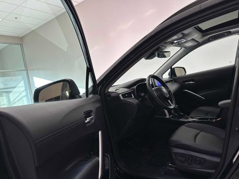 Certified 2024 Toyota Corolla Cross XLE image 23