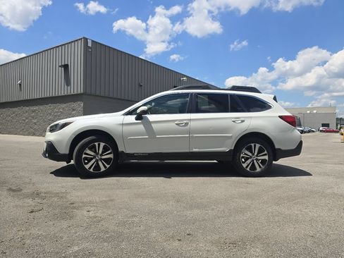 Used 2018 Subaru Outback 2.5i Limited AWD/4WD image 12