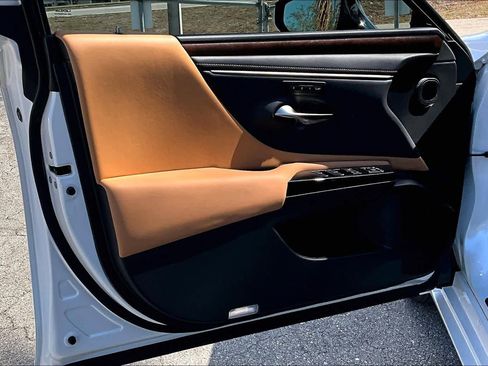 Used 2024 Lexus ES 350 w/ Premium Package image 26