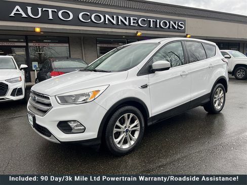 Used 2017 Ford Escape SE image 1