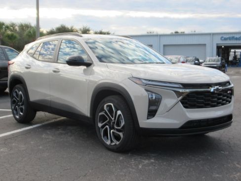 New 2026 Chevrolet Trax RS w/ Driver Confidence Package image 3