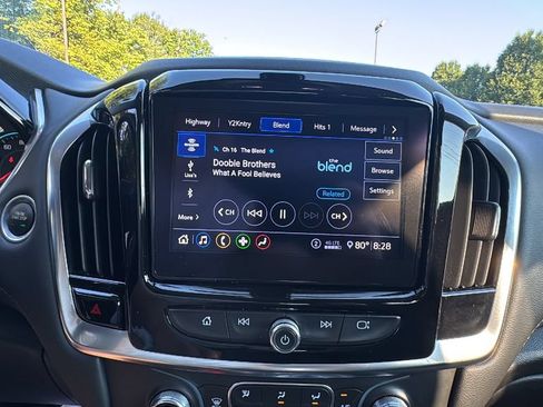 Used 2021 Chevrolet Traverse LT FWD image 20