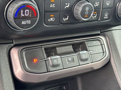 Used 2022 GMC Acadia AT4 w/ Technology Package AWD/4WD image 17